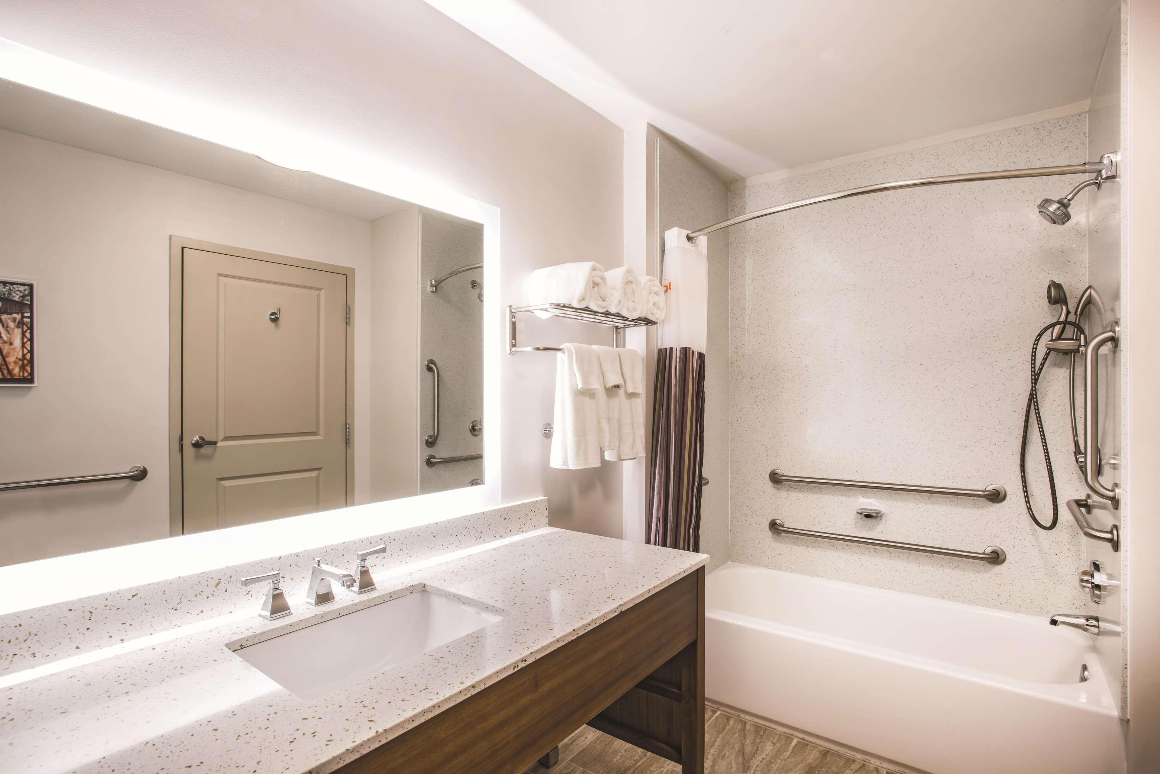 Hotel La Quinta By Wyndham Chambersburg Zewnętrze zdjęcie
